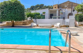 Beautiful home in Caltagirone with Outdoor swimming pool, WiFi and 4 Bedrooms, Caltagirone